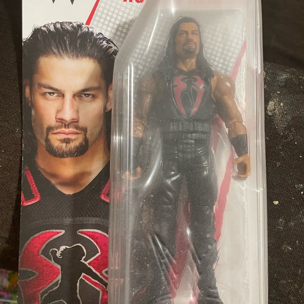 Roman reigns figure